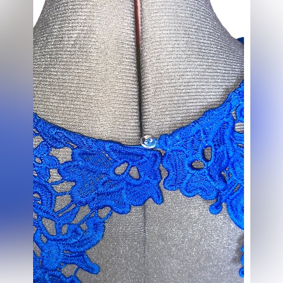 Lulu’s Romance Language Blue Backless Lace Dress sz M - Picture 12 of 16